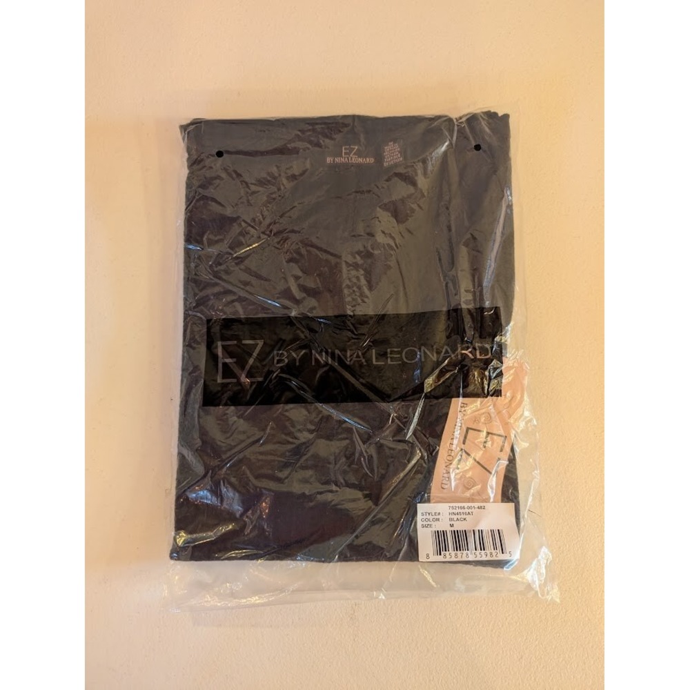 EZ by Nina Leonard Women's Black Textured Top Size M - New with Tags - Picture 2 of 5